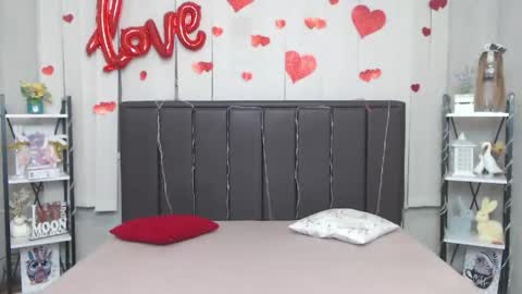 LauraHlot online show from 03.23.26