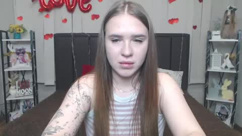 LauraHlot online show from 05.08.26