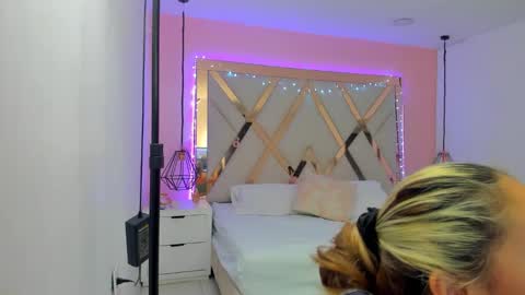 laura  online show from 03.11.26