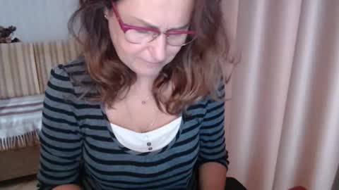 Lauraoven1 online show from 10.23.25