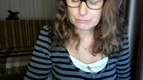 Lauraoven1 online show from 10.27.25