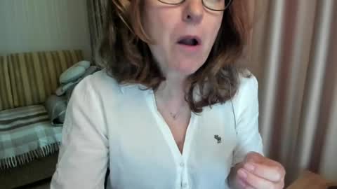 Lauraoven1 online show from 05.25.26