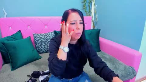 Laura online show from 11.10.25