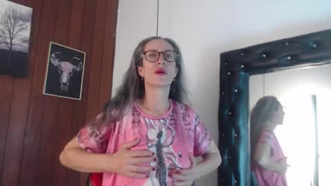 Snapshot of laurasofia45 chatting on 02.14.26 Laura Sofia online show from 02.14.26