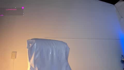 Snapshot of lauren_fit chatting on 10.21.25 Lauren online show from 10.21.25