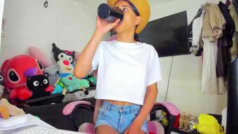 Snapshot of laurencesophiets chatting on 10.24.25 SF online show from 10.24.25