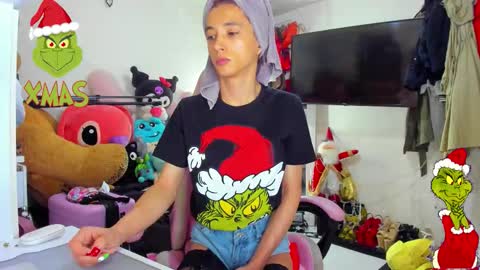 Snapshot of laurencesophiets chatting on 12.14.25 SF online show from 12.14.25