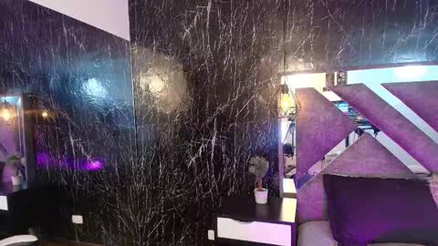 LaurenHazel  online show from 11.18.25