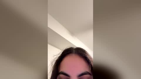 Snapshot of laurenivy chatting on 04.01.26 laurenivy online show from 04.01.26