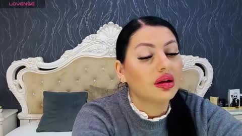 Snapshot of laurenjenssen chatting on 02.06.25 Laura online show from 02.06.25