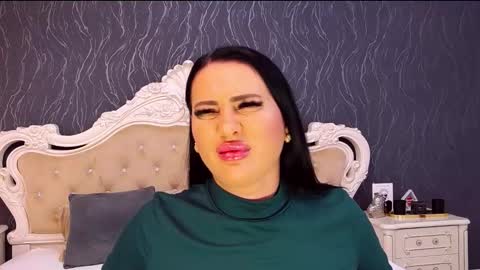 Snapshot of laurenjenssen chatting on 09.13.25 Laura online show from 09.13.25