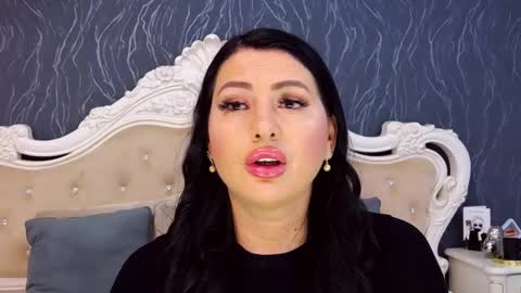 Snapshot of laurenjenssen chatting on 10.01.25 Laura online show from 10.01.25