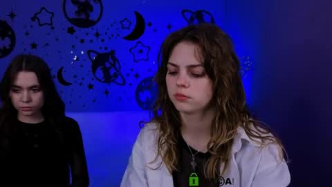 Laure online show from 04.12.26