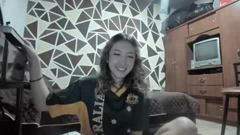 Snapshot of laurenn_111 chatting on 06.24.26 laurenn_111 online show from 06.24.26