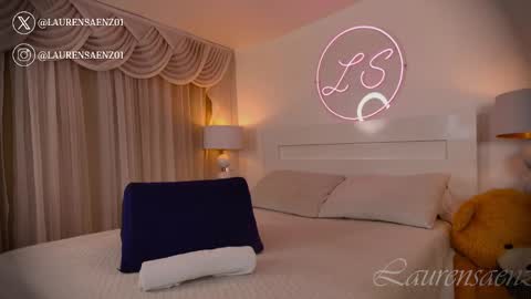 Snapshot of laurensaenz chatting on 01.27.25 Lauren Saenz online show from 01.27.25