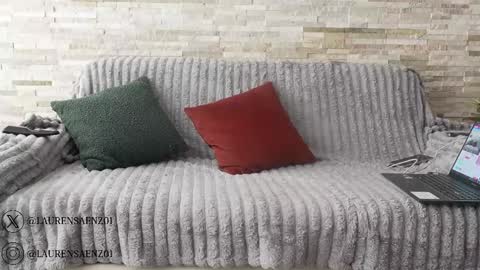 Snapshot of laurensaenz chatting on 11.05.25 Lauren Saenz online show from 11.05.25