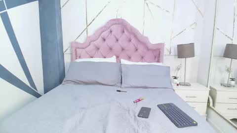 Lauren  online show from 02.14.25