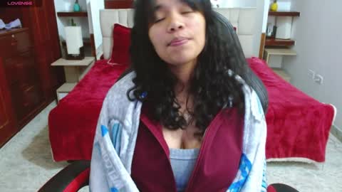 Snapshot of laurent1_ chatting on 01.28.25 laurent online show from 01.28.25