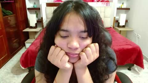 Snapshot of laurent1_ chatting on 02.15.25 laurent online show from 02.15.25