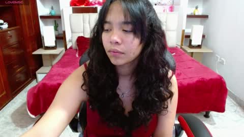 Snapshot of laurent1_ chatting on 02.18.25 laurent online show from 02.18.25