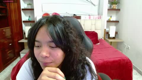 Snapshot of laurent1_ chatting on 02.26.25 laurent online show from 02.26.25