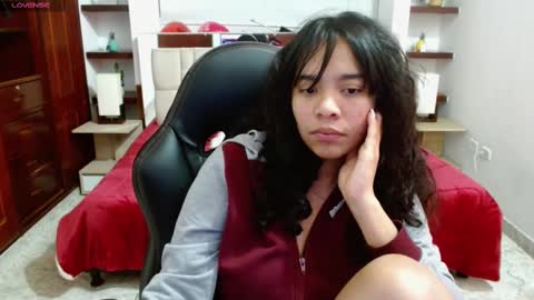 Snapshot of laurent1_ chatting on 02.27.25 laurent online show from 02.27.25