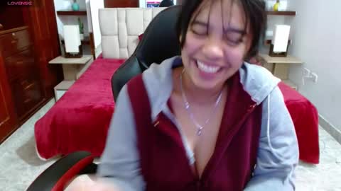 Snapshot of laurent1_ chatting on 03.11.25 laurent online show from 03.11.25