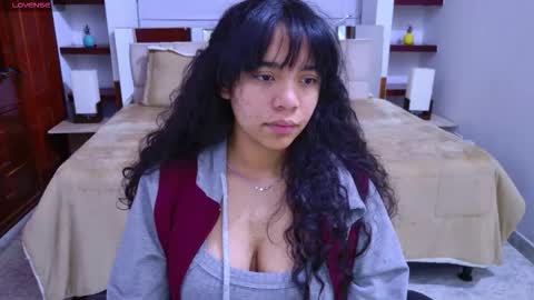 Snapshot of laurent1_ chatting on 10.02.25 laurent online show from 10.02.25