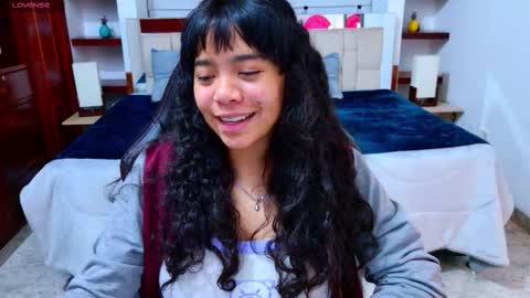 Snapshot of laurent1_ chatting on 10.25.25 laurent online show from 10.25.25