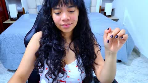 Snapshot of laurent1_ chatting on 11.03.25 laurent online show from 11.03.25