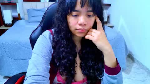 Snapshot of laurent1_ chatting on 11.13.25 laurent online show from 11.13.25