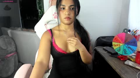 Snapshot of laurent_jones chatting on 01.05.25 daniela angel     online show from 01.05.25