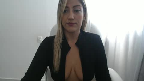 Snapshot of laurita44 chatting on 06.21.26 Laurita online show from 06.21.26