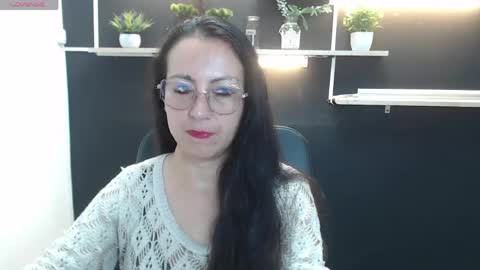 Laury  online show from 04.14.26