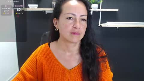 Snapshot of lauryn_jones chatting on 05.27.26 Laury online show from 05.27.26