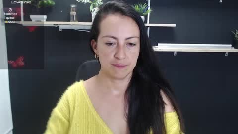 Snapshot of lauryn_jones chatting on 05.29.26 Laury online show from 05.29.26
