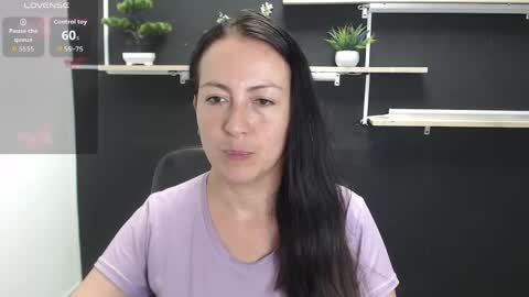 Snapshot of lauryn_jones chatting on 06.02.26 Laury online show from 06.02.26