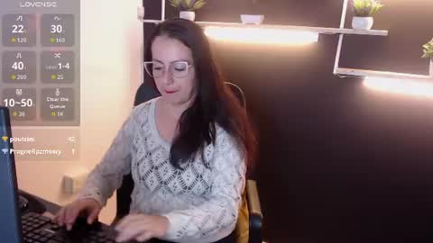 Snapshot of lauryn_jones chatting on 07.02.26 Laury online show from 07.02.26