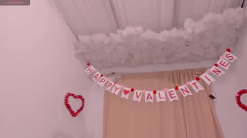 Lauu G online show from 02.08.25