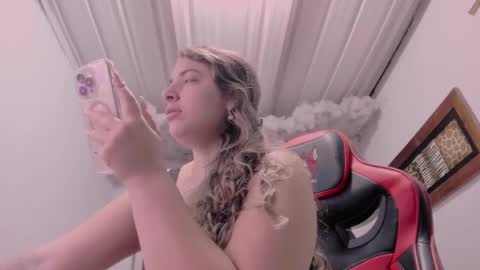 Lauu G online show from 09.17.25