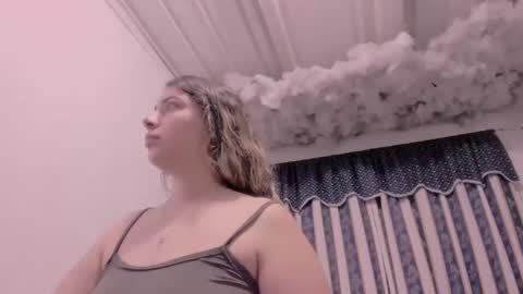 Lauu G online show from 11.12.25