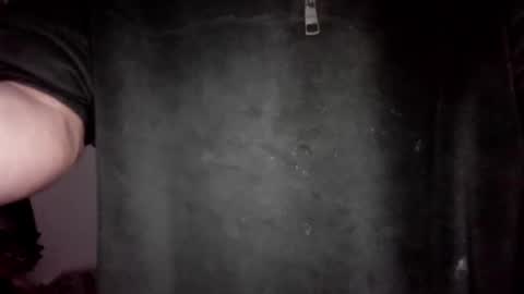 Snapshot of lavand3r chatting on 12.18.25 lavand3r online show from 12.18.25