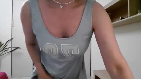 Snapshot of lavender_victoria chatting on 11.10.25 Diana online show from 11.10.25