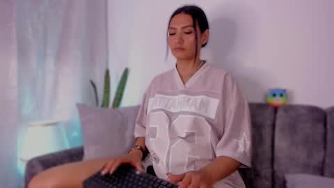 laya online show from 03.20.26