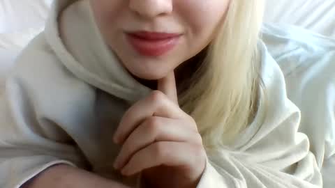 layannalea online show from 12.11.24
