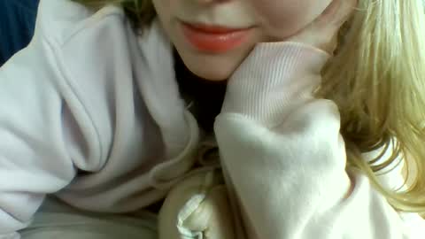 layannalea online show from 03.03.25