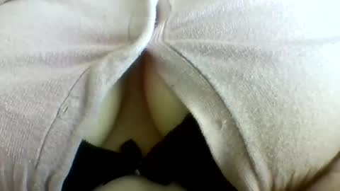Snapshot of layannalea chatting on 07.19.26 layannalea online show from 07.19.26