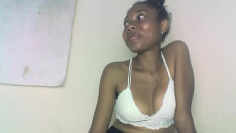 layannek online show from 09.18.25