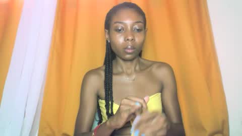 layannek online show from 11.19.25