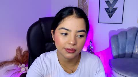 Layla Breezee online show from 04.21.26